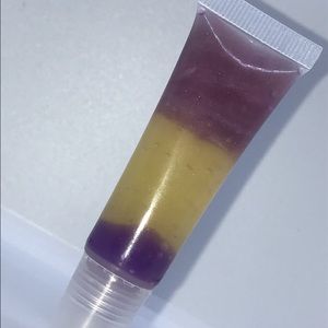 All natural scented lipgloss